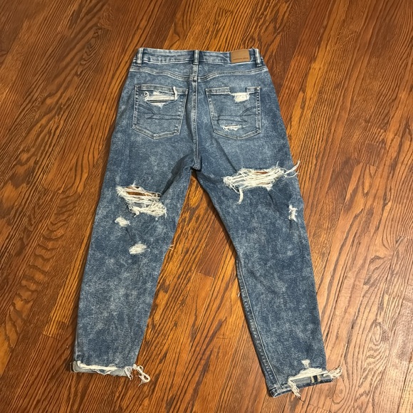 American Eagle Distressed Curvy Mom Jeans - Picture 5 of 5
